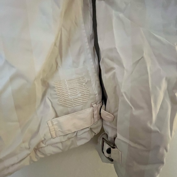 White plaid Burton snowboarding jacket - Picture 3 of 8